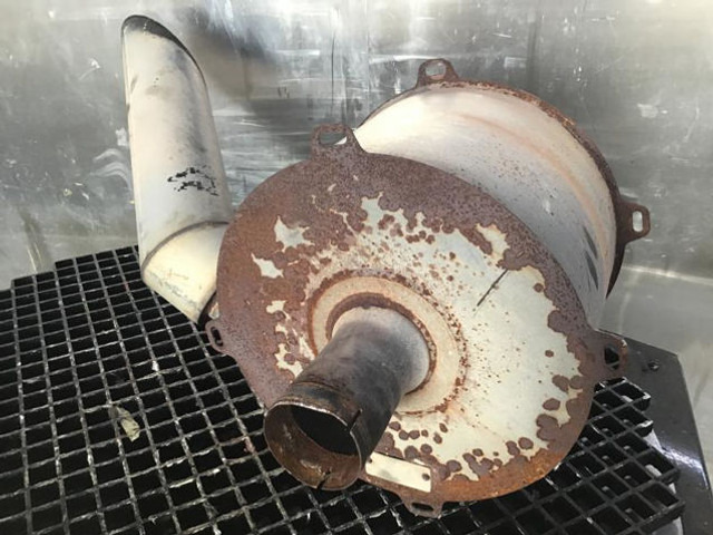 Liebherr Exhauist Silencer - Exhaust pipe: picture 2 Liebherr Exhauist Silencer - Exhaust pipe: picture 2