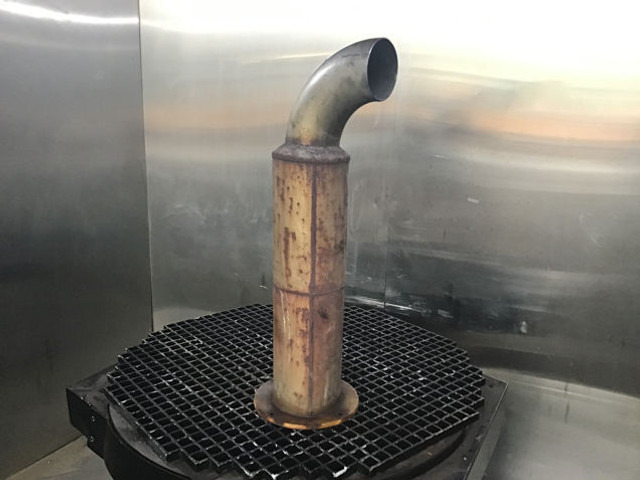 Liebherr Exhaust Silencer - Exhaust pipe: picture 2 Liebherr Exhaust Silencer - Exhaust pipe: picture 2