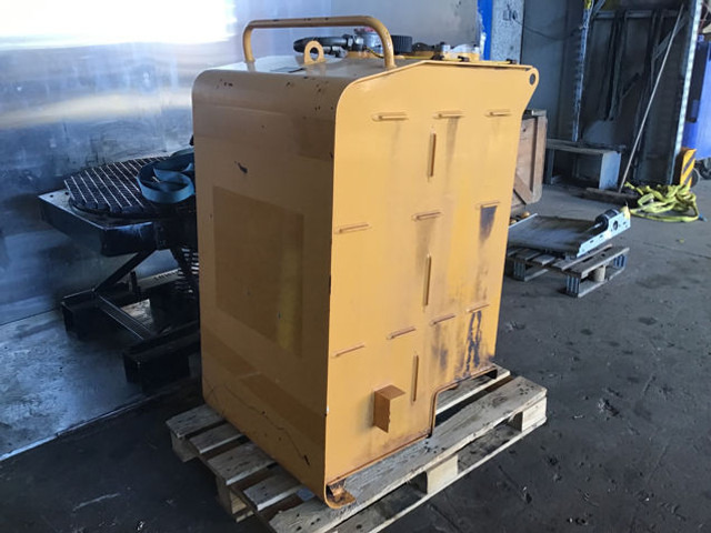 Liebherr Hydraulic Tank - Hydraulic tank: picture 3 Liebherr Hydraulic Tank - Hydraulic tank: picture 3