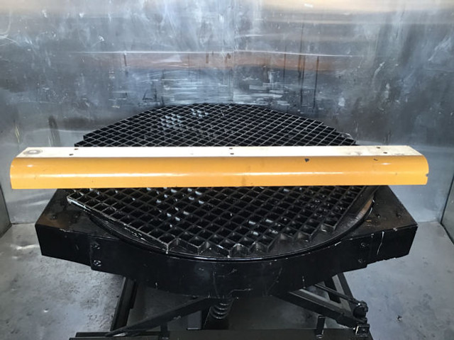 Liebherr LH 60 C / LH60 M - Bumper: picture 2 Liebherr LH 60 C / LH60 M - Bumper: picture 2