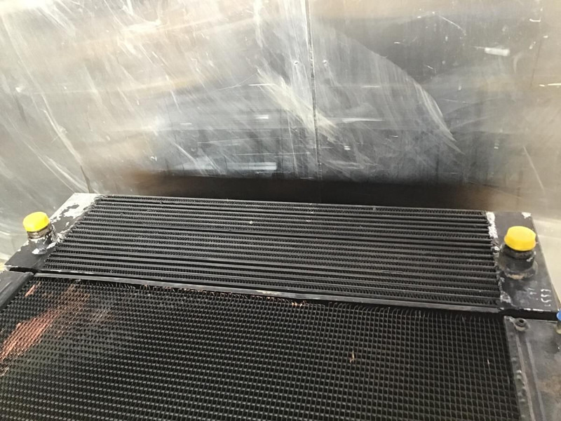 Liebherr Oil Cooler - Oil cooler: picture 2 Liebherr Oil Cooler - Oil cooler: picture 2