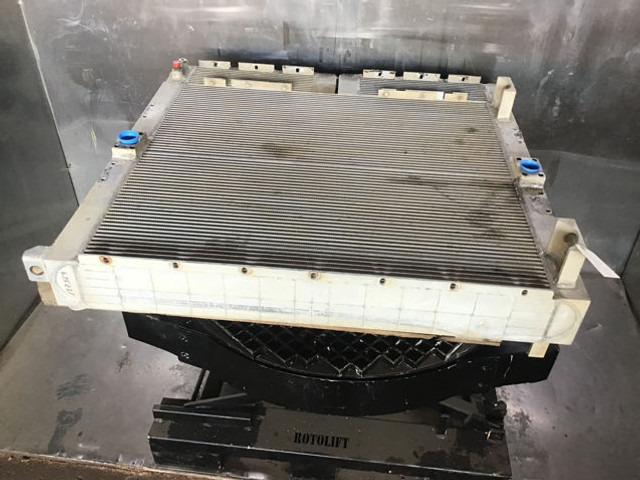 Liebherr Oil Cooler - Oil cooler: picture 1 Liebherr Oil Cooler - Oil cooler: picture 1