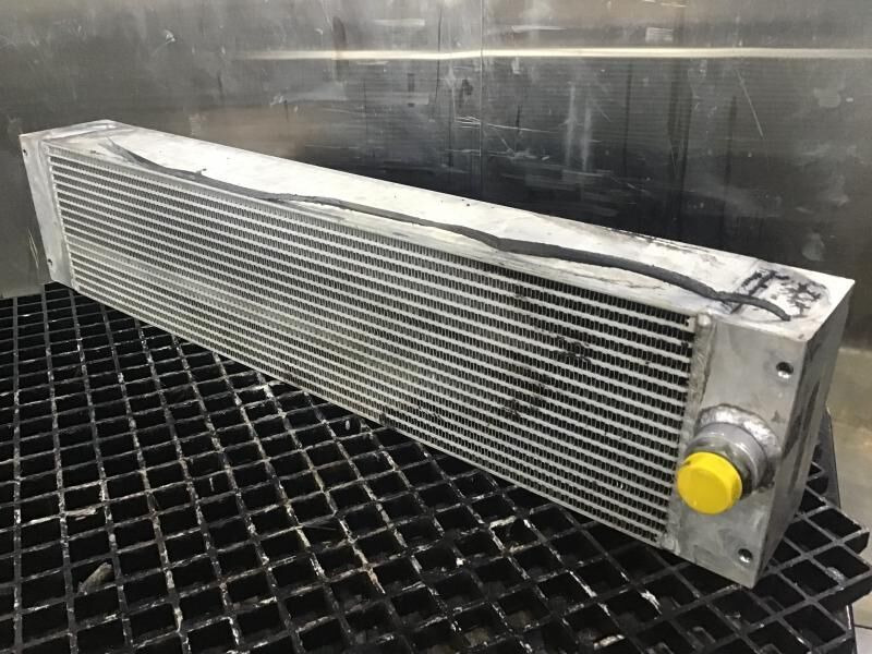 Liebherr Oil Cooler - Oil cooler: picture 2 Liebherr Oil Cooler - Oil cooler: picture 2