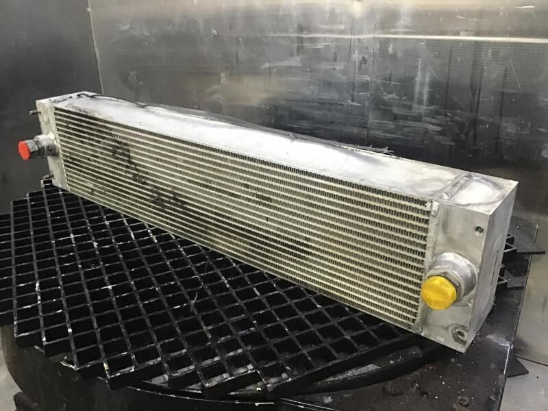 Liebherr Oil Cooler - Oil cooler: picture 1 Liebherr Oil Cooler - Oil cooler: picture 1