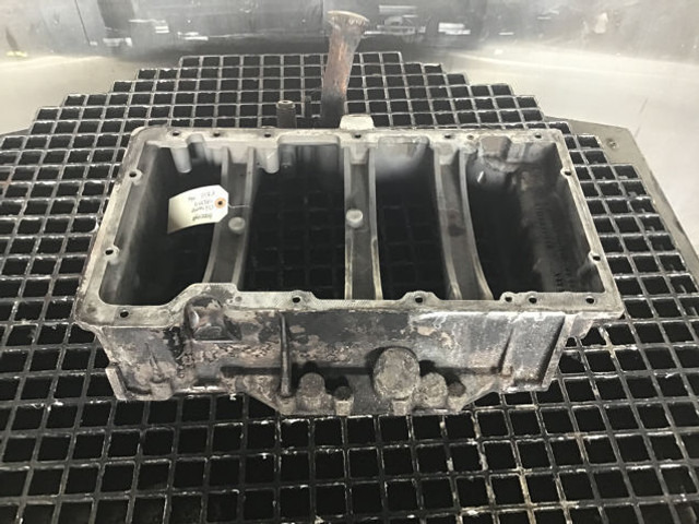 Liebherr Oil Sump - Oil filter: picture 1 Liebherr Oil Sump - Oil filter: picture 1