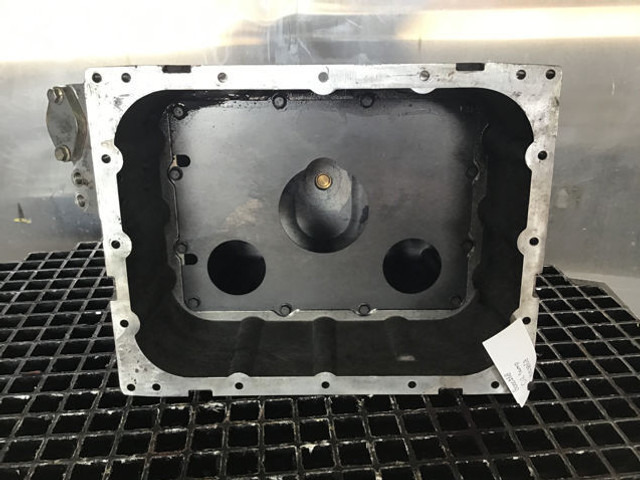 Liebherr Oil Sump - Crankcase: picture 5 Liebherr Oil Sump - Crankcase: picture 5