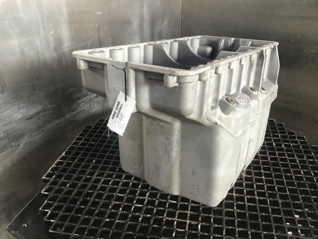 Liebherr Oil Sump - Crankcase: picture 2 Liebherr Oil Sump - Crankcase: picture 2