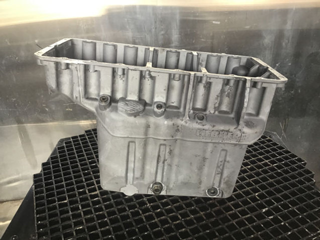 Liebherr Oil Sump - Crankcase: picture 1 Liebherr Oil Sump - Crankcase: picture 1