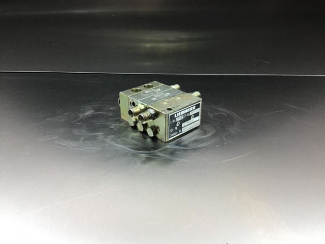 Liebherr R914C - Hydraulics: picture 1 Liebherr R914C - Hydraulics: picture 1