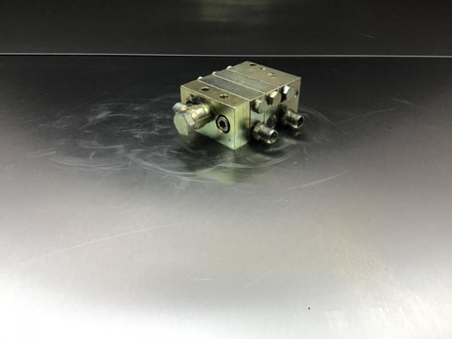 Liebherr R914C - Hydraulics: picture 3 Liebherr R914C - Hydraulics: picture 3