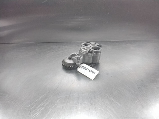 Liebherr Waterpomp - Coolant pump: picture 2 Liebherr Waterpomp - Coolant pump: picture 2