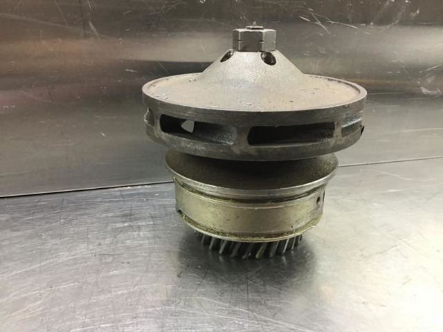 Liebherr Waterpump - Coolant pump: picture 3 Liebherr Waterpump - Coolant pump: picture 3