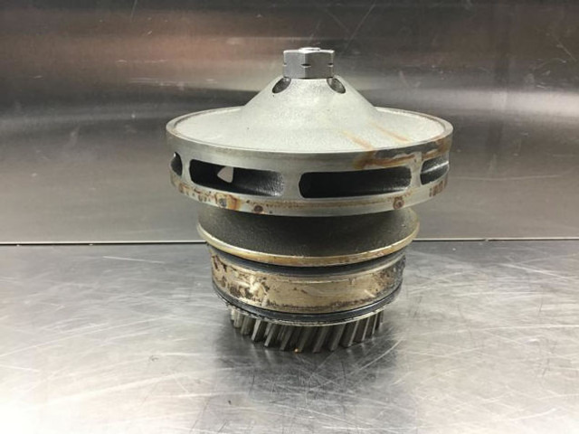 Liebherr Waterpump - Coolant pump: picture 1 Liebherr Waterpump - Coolant pump: picture 1