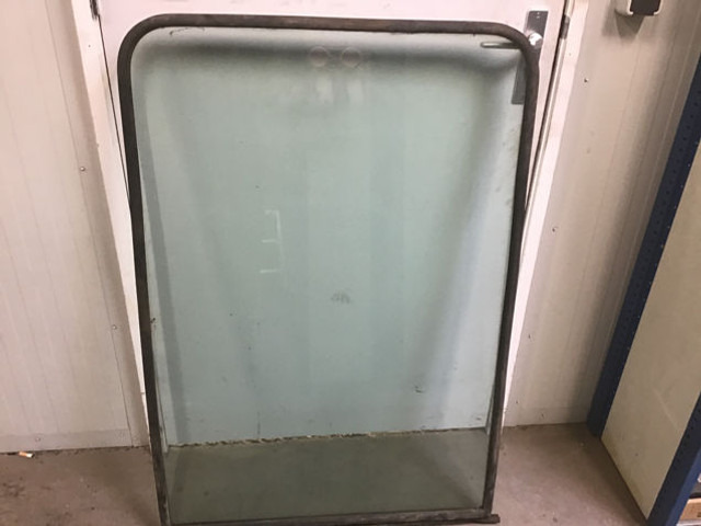 Liebherr Window Glass - Window and parts: picture 2 Liebherr Window Glass - Window and parts: picture 2