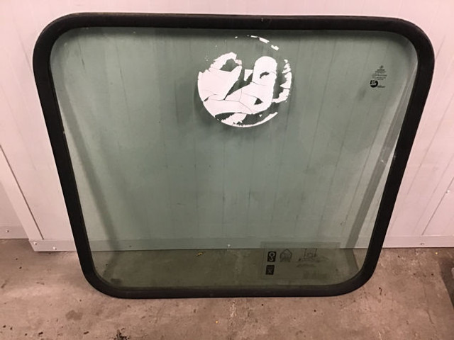 Liebherr Window Glass - Window and parts: picture 2 Liebherr Window Glass - Window and parts: picture 2