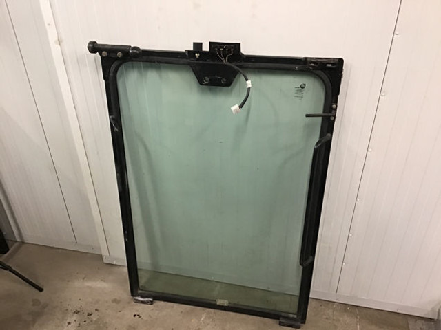 Liebherr Window Glass - Window and parts: picture 1 Liebherr Window Glass - Window and parts: picture 1