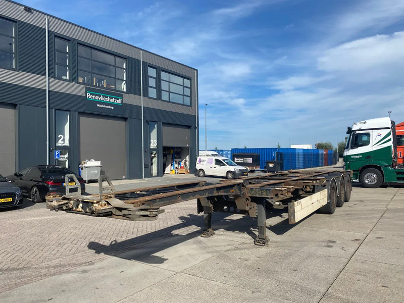 Schmitz Cargobull SCF 24 Chassis / SAF + Disc / 2x Extendable / Lift Axle - Container transporter/ Swap body semi-trailer: picture 4 Schmitz Cargobull SCF 24 Chassis / SAF + Disc / 2x Extendable / Lift Axle - Container transporter/ Swap body semi-trailer: picture 4