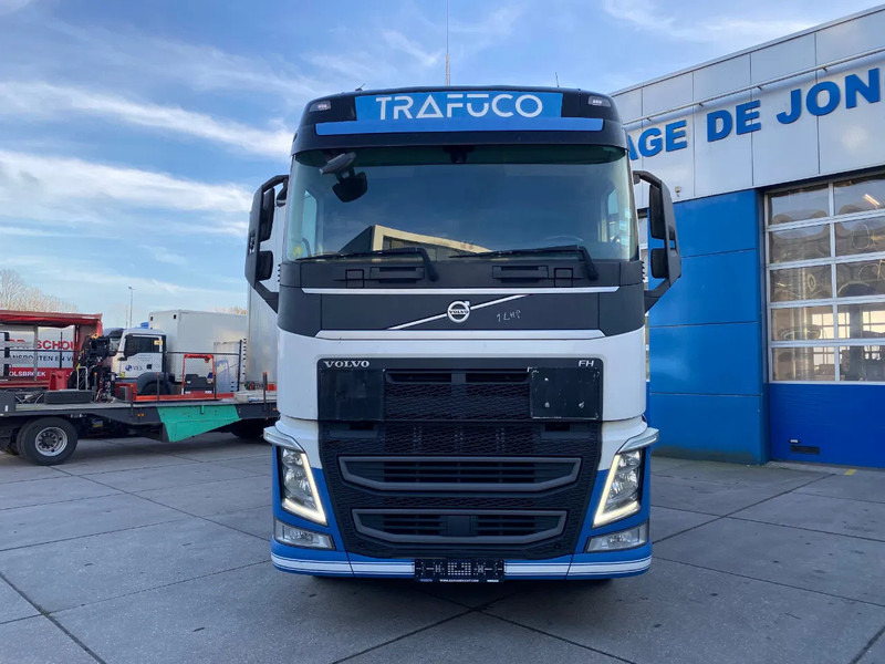 Volvo FH 13.420 Globetrotter / ADR + PTO / Stand Airco - Tractor unit: picture 2 Volvo FH 13.420 Globetrotter / ADR + PTO / Stand Airco - Tractor unit: picture 2