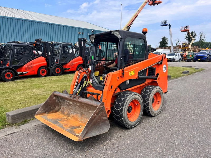 Bobcat S450 - Skid steer loader: picture 2 Bobcat S450 - Skid steer loader: picture 2