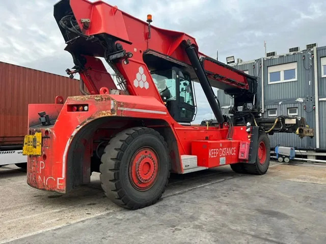 Hyster RS46-36CH - Reach stacker: picture 3 Hyster RS46-36CH - Reach stacker: picture 3