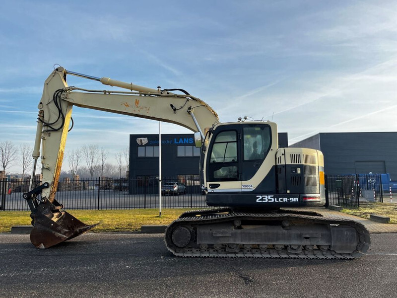 Hyundai Robex 235LCR-9A - Crawler excavator: picture 1 Hyundai Robex 235LCR-9A - Crawler excavator: picture 1