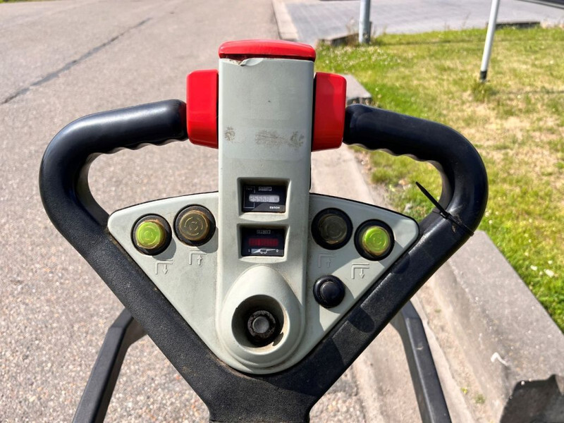 Pallet truck Pramac QX22 S4 1150 X 550: picture 11