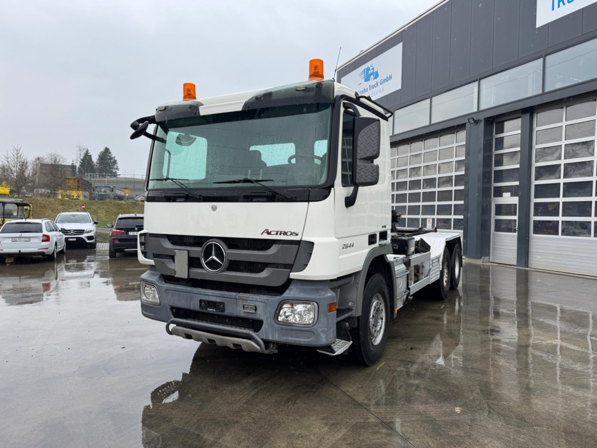 MERCEDES Actros 2644 6x4 Hiab - Hook lift truck: picture 1 MERCEDES Actros 2644 6x4 Hiab - Hook lift truck: picture 1