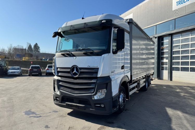 Curtainsider truck Mercedes-Benz Actros 2545 6x2: picture 1