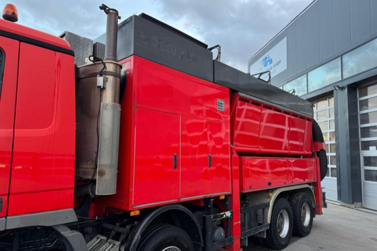 Vacuum truck Mercedes-Benz Actros 4144 8x4 RSP Saugbagger: picture 18