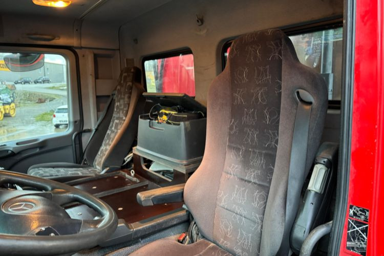 Vacuum truck Mercedes-Benz Actros 4144 8x4 RSP Saugbagger: picture 11