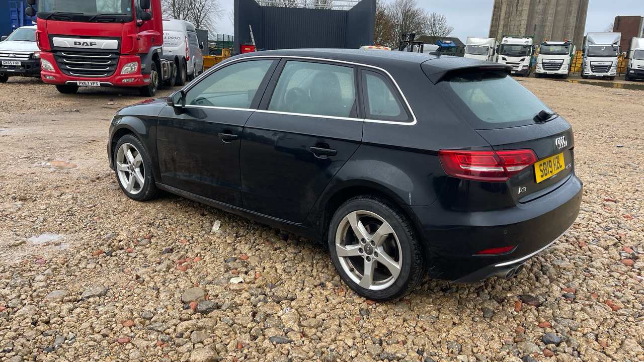 AUDI A3 2.0 35 TDI SPORT - Hatchback: picture 3 AUDI A3 2.0 35 TDI SPORT - Hatchback: picture 3