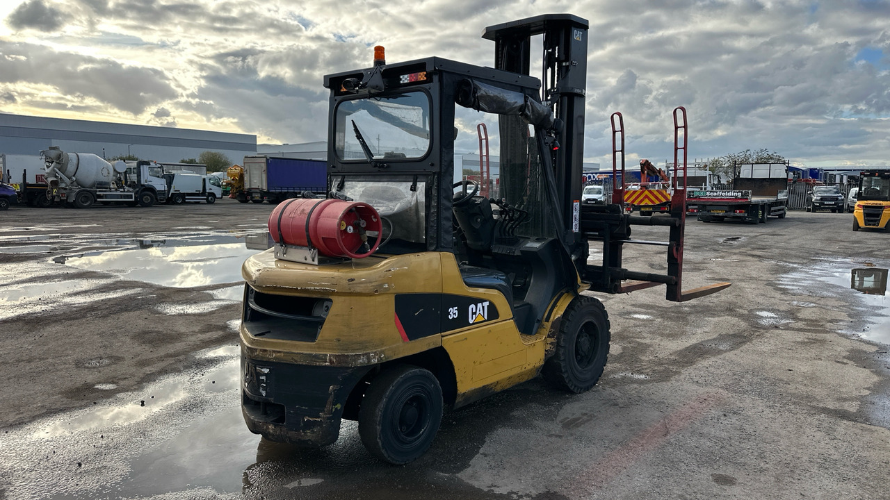 CATERPILLAR GP35 - LPG forklift: picture 4 CATERPILLAR GP35 - LPG forklift: picture 4