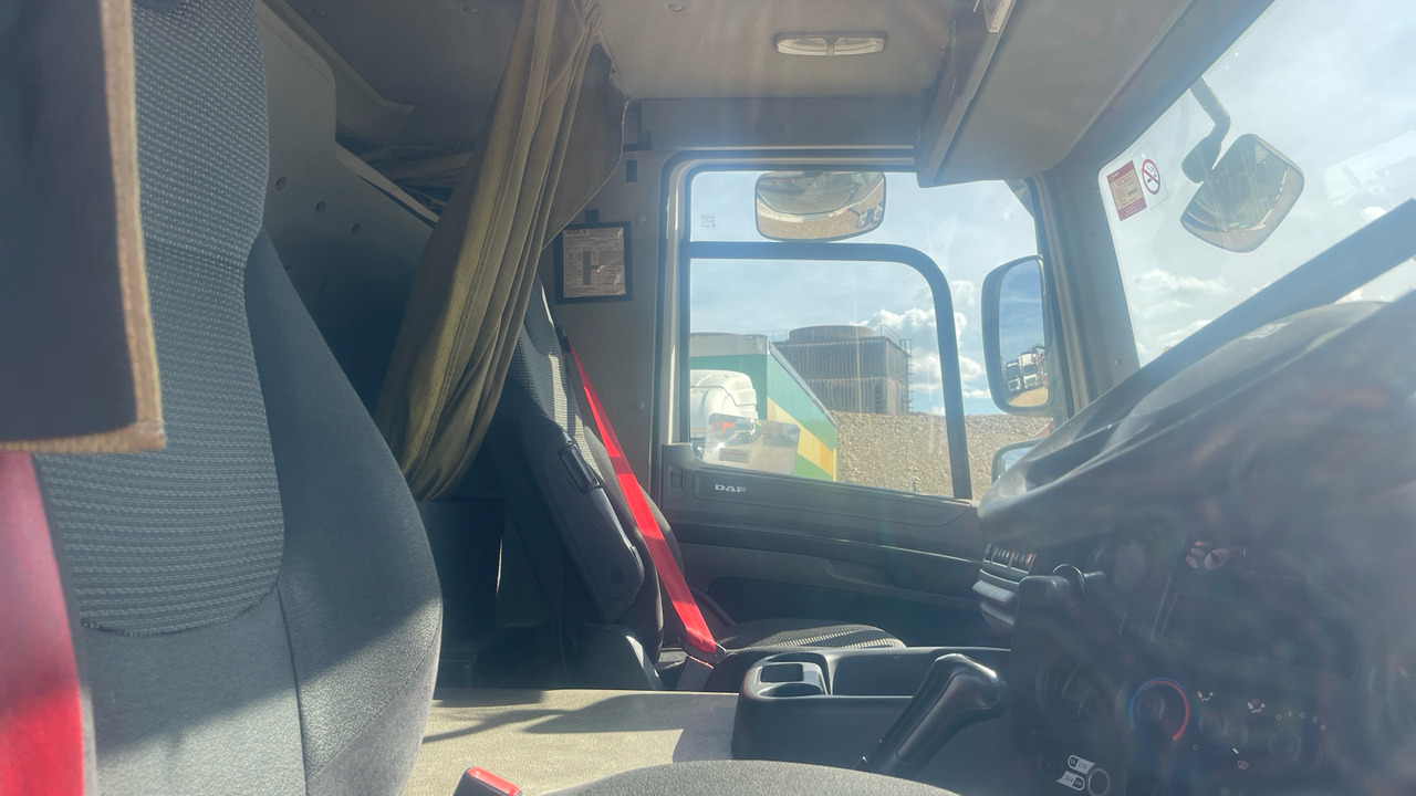 DAF CF 65.220 - Box truck: picture 5 DAF CF 65.220 - Box truck: picture 5