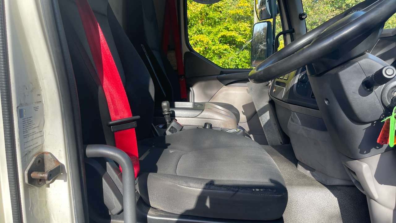 DAF LF 230 - Curtainsider truck: picture 5 DAF LF 230 - Curtainsider truck: picture 5