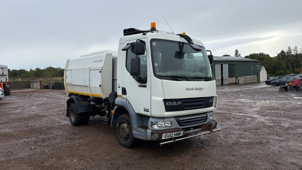 DAF LF 45.160 - Road sweeper: picture 1 DAF LF 45.160 - Road sweeper: picture 1