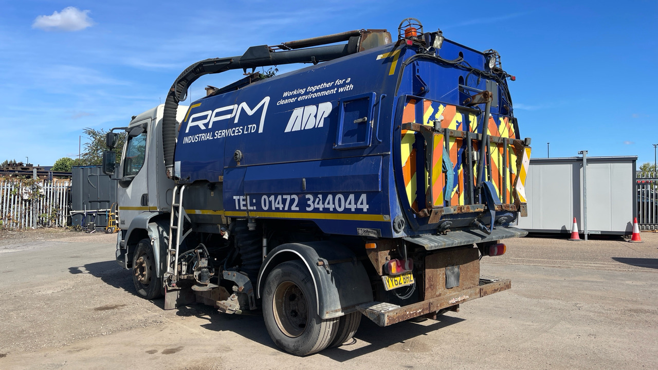 DAF LF 55.220 - Road sweeper: picture 3 DAF LF 55.220 - Road sweeper: picture 3