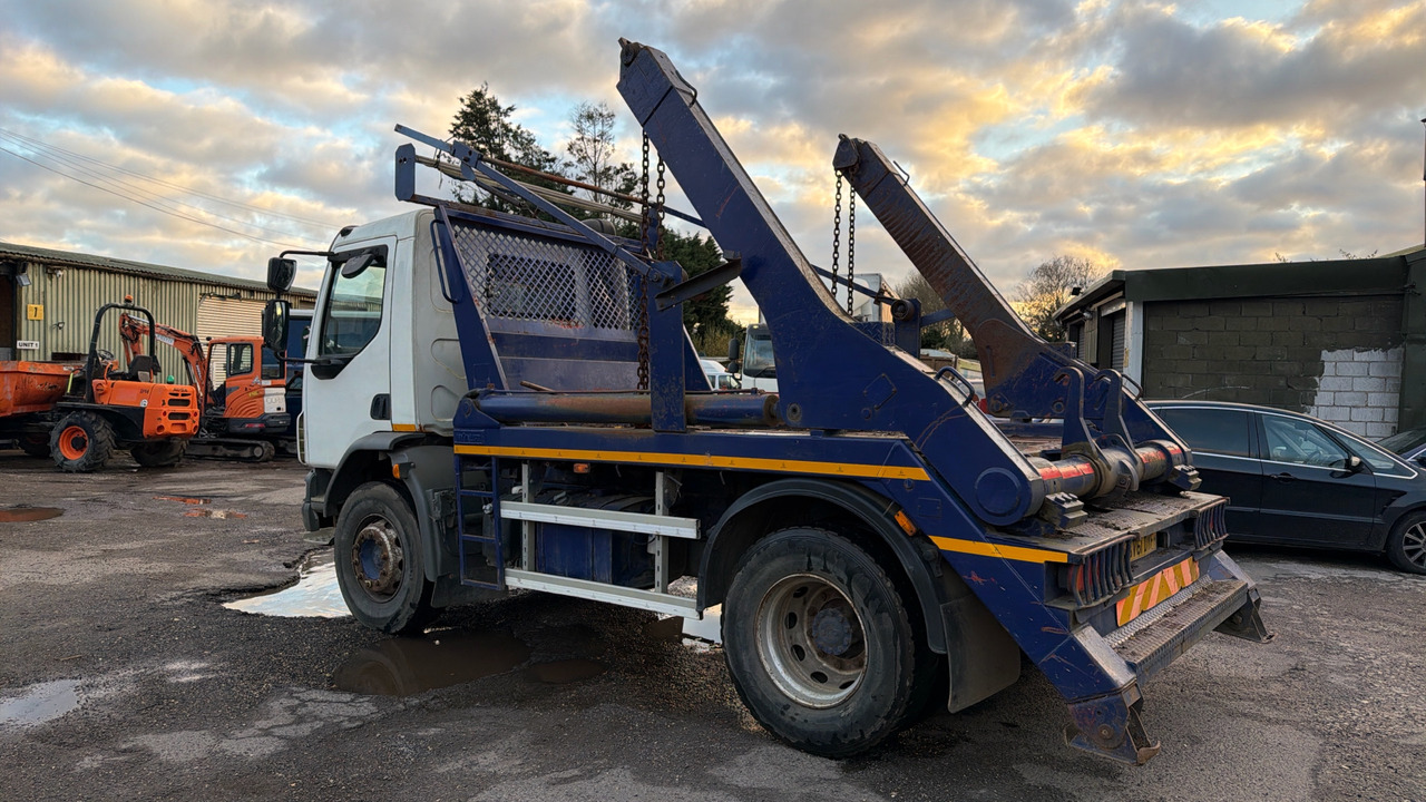 DAF LF 55.250 - Skip loader truck: picture 3 DAF LF 55.250 - Skip loader truck: picture 3
