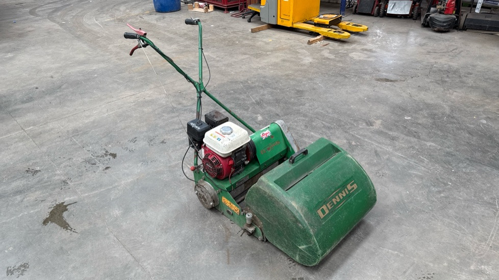 DENNIS FT510 PEDESTRIAN CYLINDER MOWER, NO UNIT, GRASS BOX - Garden mower: picture 1 DENNIS FT510 PEDESTRIAN CYLINDER MOWER, NO UNIT, GRASS BOX - Garden mower: picture 1