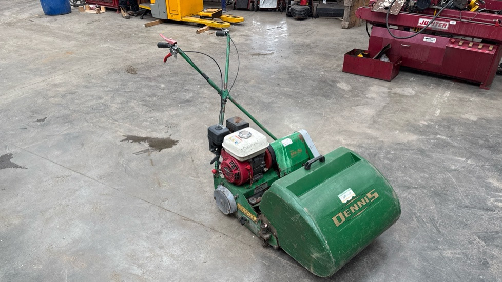 DENNIS FT510 PEDESTRIAN CYLINDER MOWER WITH 5K UNIT AND GRASS BOX - Garden mower: picture 1 DENNIS FT510 PEDESTRIAN CYLINDER MOWER WITH 5K UNIT AND GRASS BOX - Garden mower: picture 1