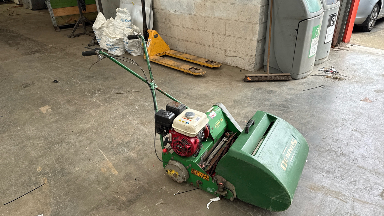DENNIS FT510 PEDESTRIAN CYLINDER MOWER WITH 9K UNIT AND GRASS BOX - Garden mower: picture 1 DENNIS FT510 PEDESTRIAN CYLINDER MOWER WITH 9K UNIT AND GRASS BOX - Garden mower: picture 1