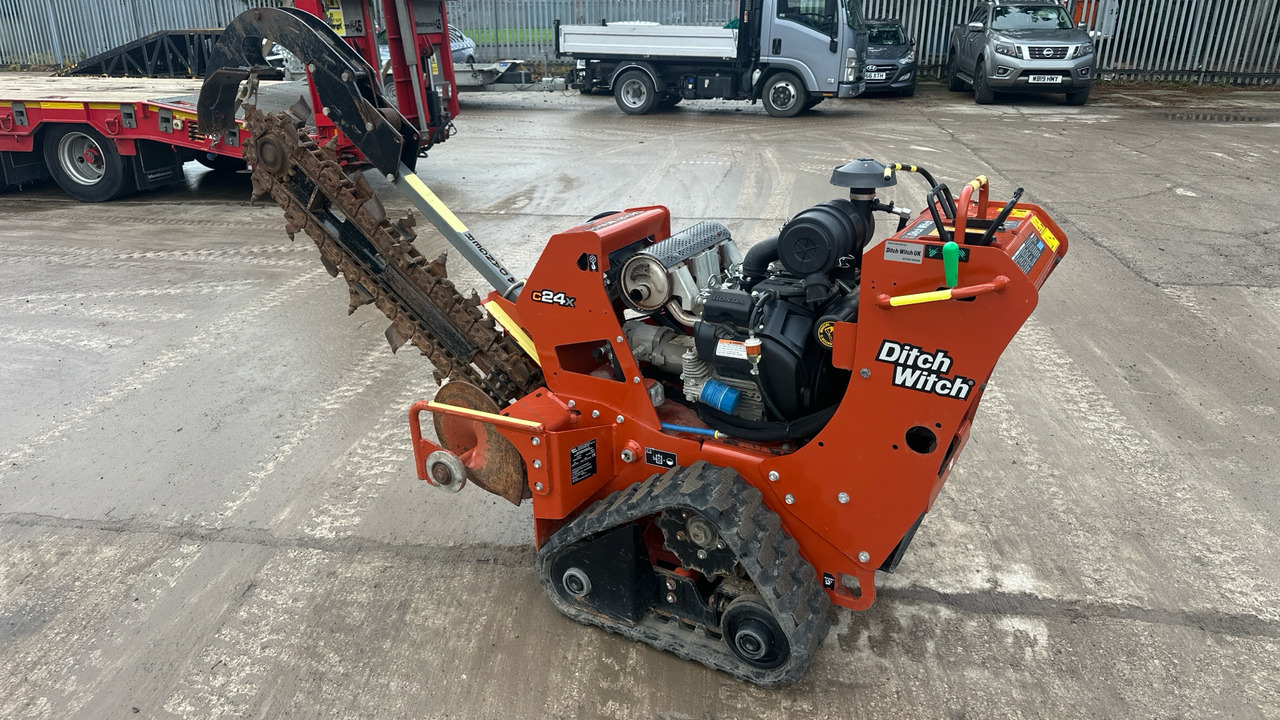 DITCH WITCH C24X - Trencher: picture 4 DITCH WITCH C24X - Trencher: picture 4