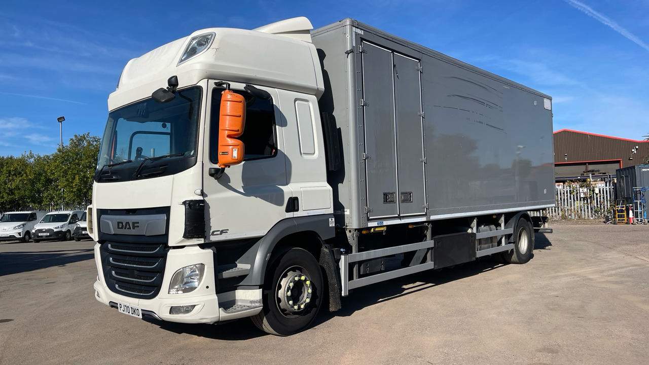 Daf CF 370 - Box truck: picture 2 Daf CF 370 - Box truck: picture 2
