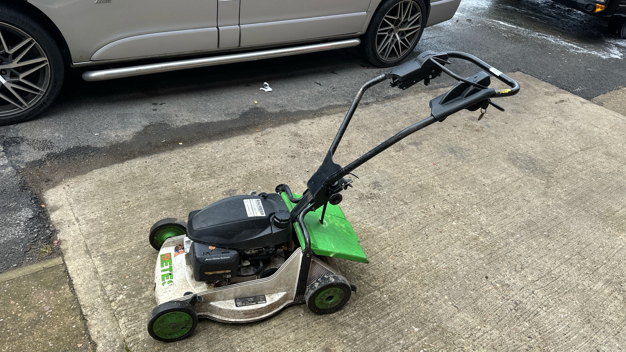 ETESIA PHTS3 MOWER - Construction equipment: picture 2 ETESIA PHTS3 MOWER - Construction equipment: picture 2