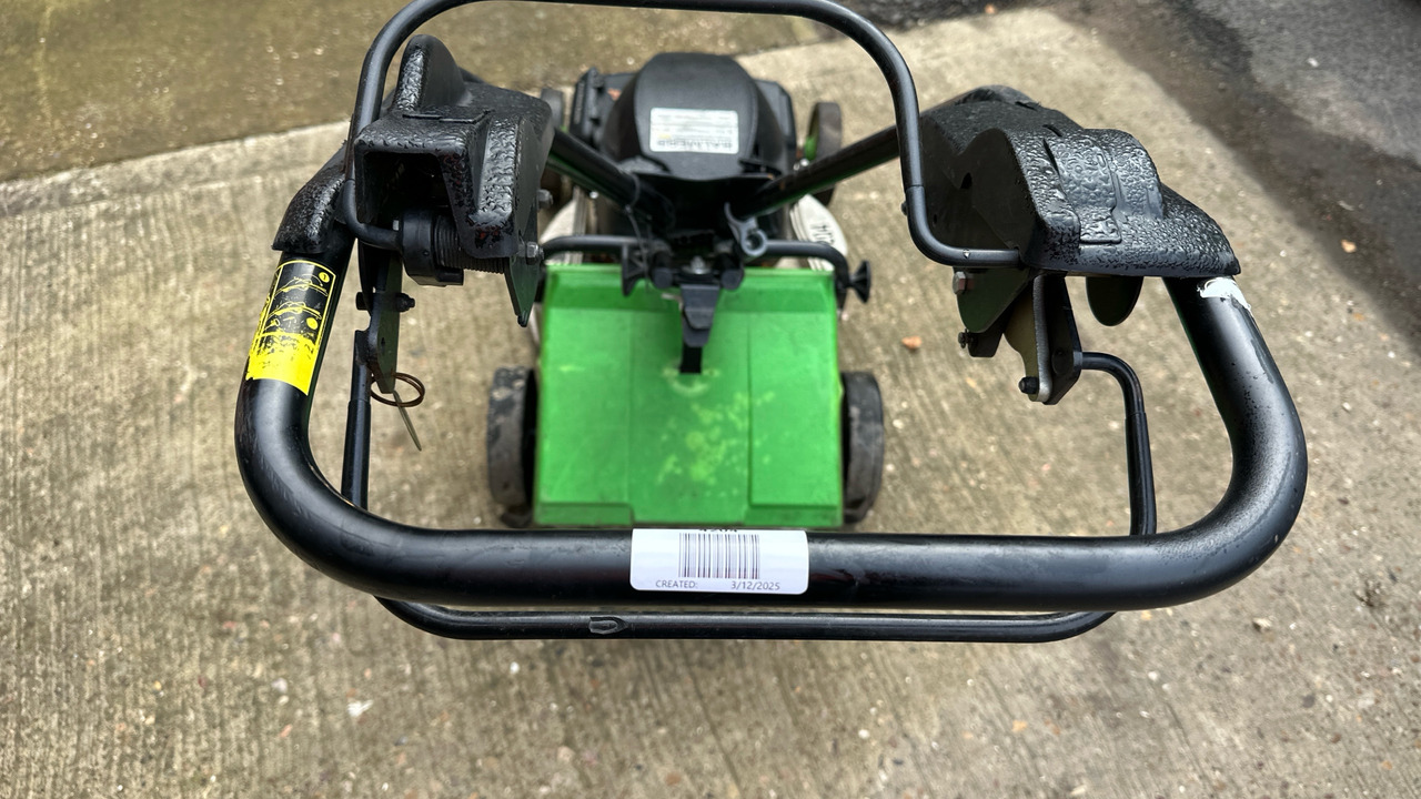 ETESIA PHTS3 MOWER - Construction equipment: picture 4 ETESIA PHTS3 MOWER - Construction equipment: picture 4