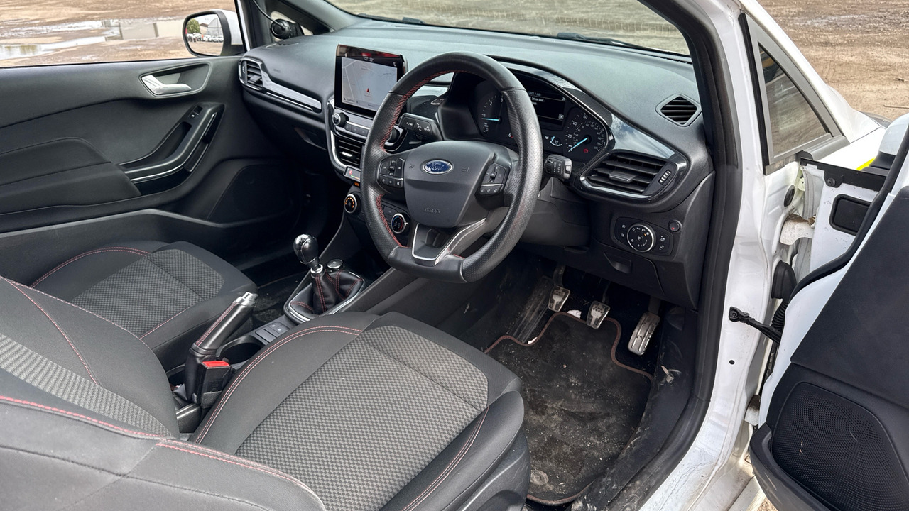 FORD FIESTA 1.5 TDCI 85PS - Car: picture 5 FORD FIESTA 1.5 TDCI 85PS - Car: picture 5