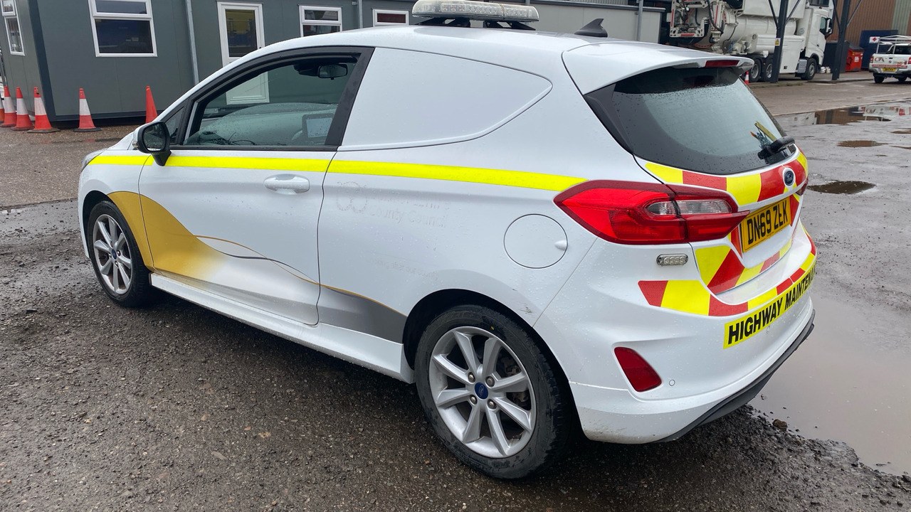 FORD FIESTA 1.5 TDCI 85PS - Car: picture 3 FORD FIESTA 1.5 TDCI 85PS - Car: picture 3