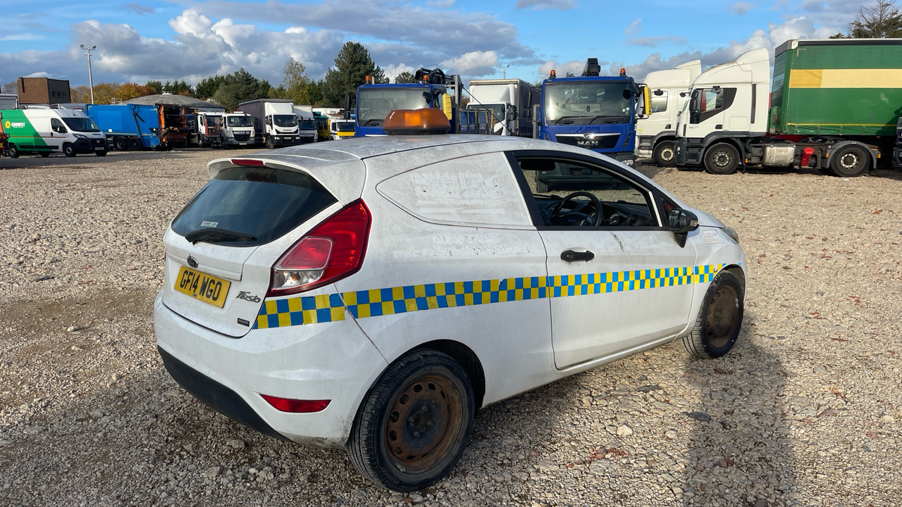 FORD FIESTA 1.5 TDCI - Car: picture 4 FORD FIESTA 1.5 TDCI - Car: picture 4