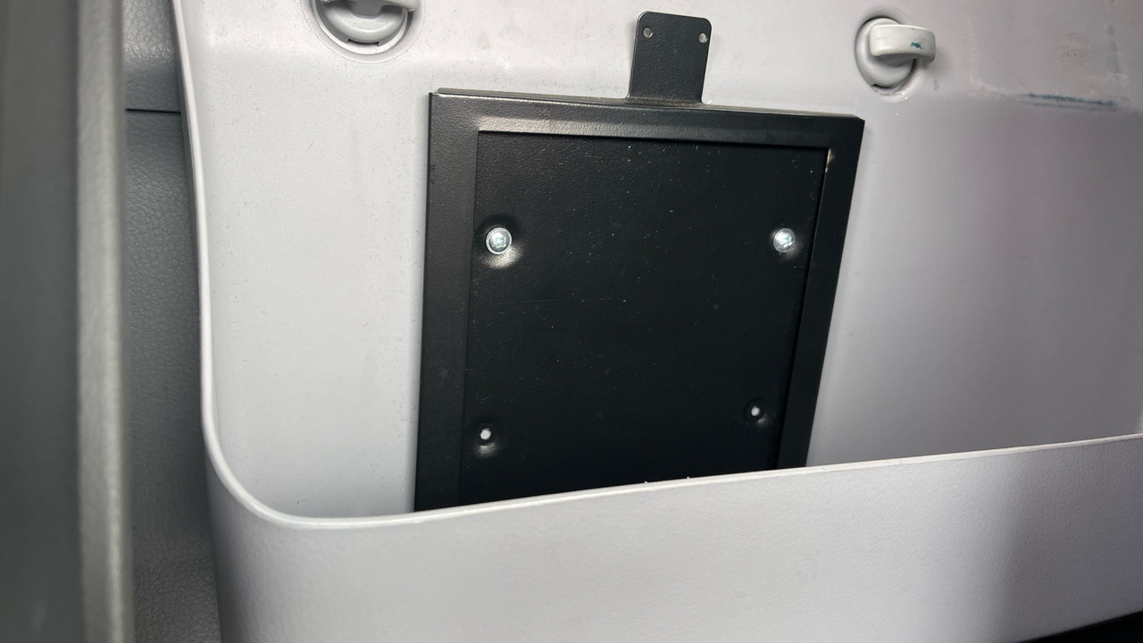 Autotransporter truck FUSO CANTER 7C15: picture 11