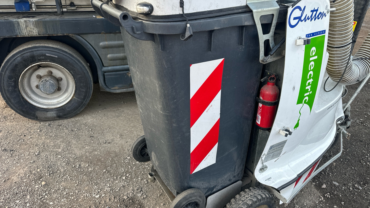 GLUTTON COLLECT 2411 - Construction equipment: picture 5 GLUTTON COLLECT 2411 - Construction equipment: picture 5