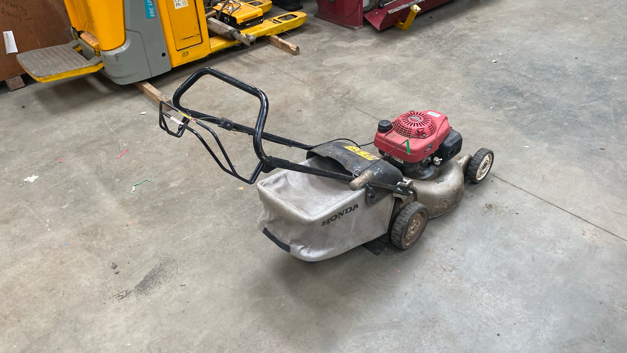 HONDA GCV 130 MOWER - Construction equipment: picture 4 HONDA GCV 130 MOWER - Construction equipment: picture 4